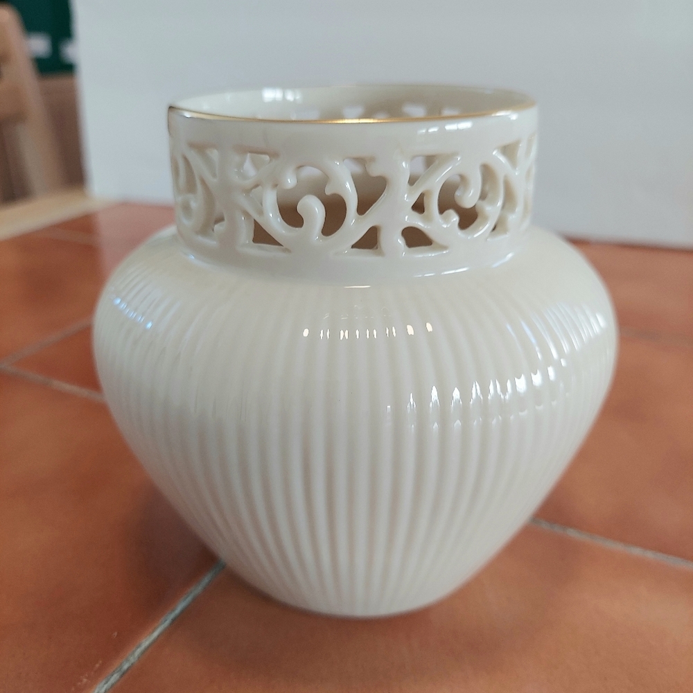Lenox Ivory Tracery Vase